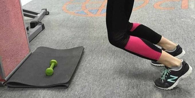 gymnastics for the ankle for the prevention of arthrosis